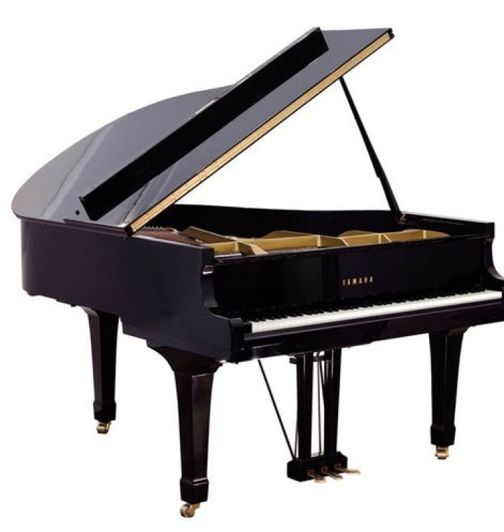 Piano Yamaha G5E