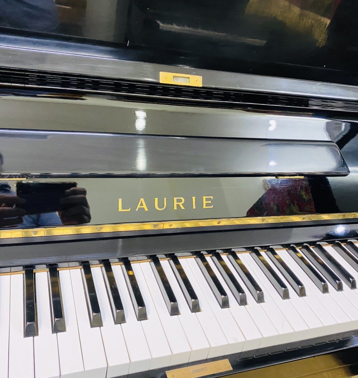 LAURIE UL3