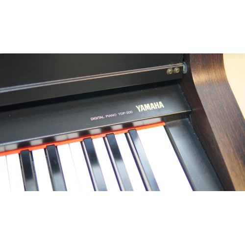 Yamaha ydp 200